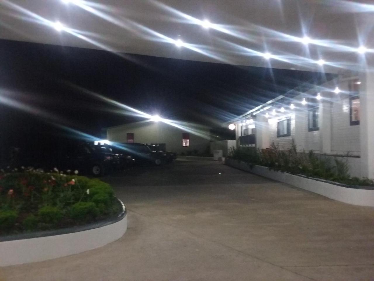 Mcroyal Hotel مونت هاجن المظهر الخارجي الصورة